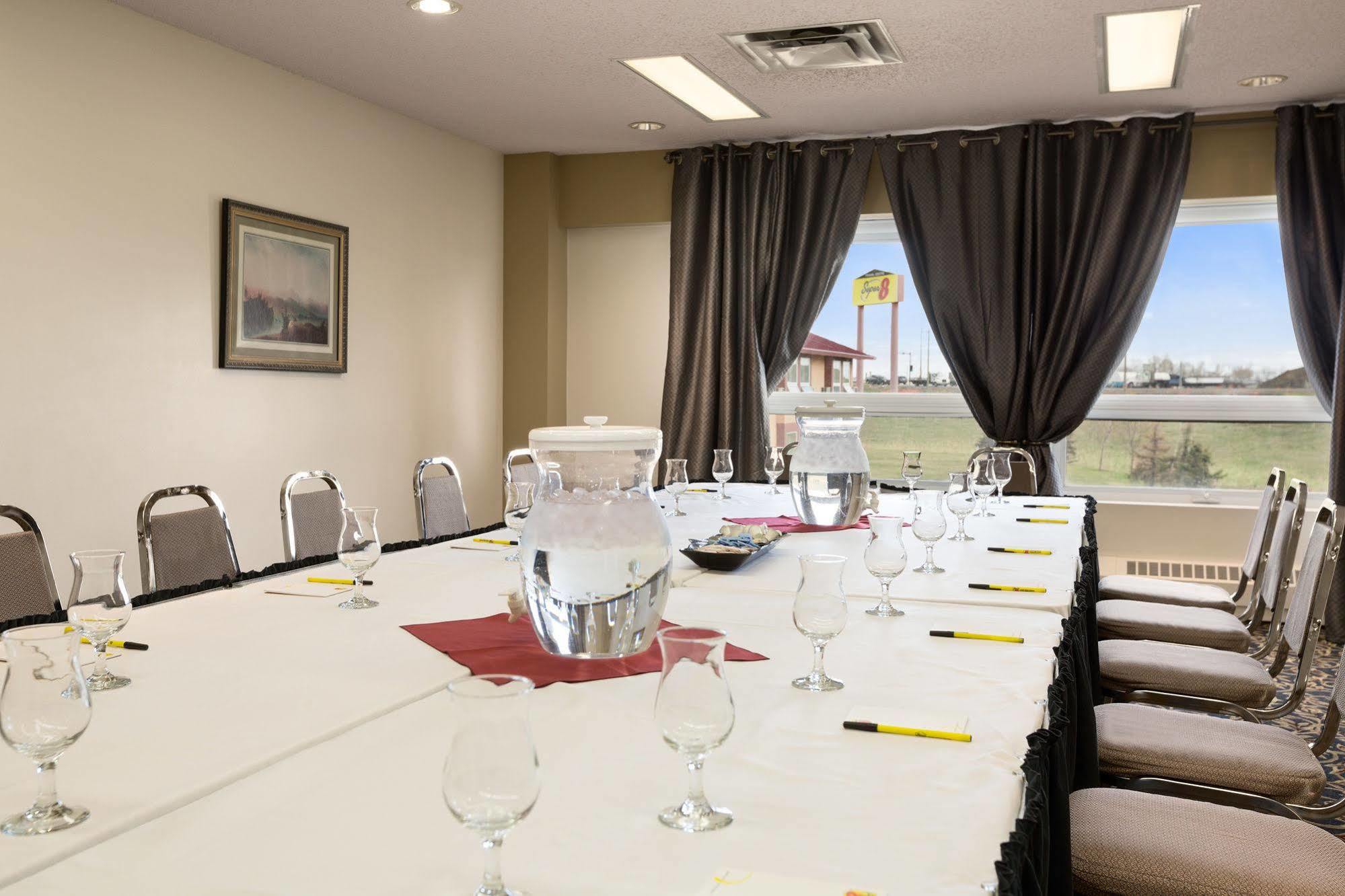 Super 8 By Wyndham Sherwood Park/Edmonton Area Exteriör bild